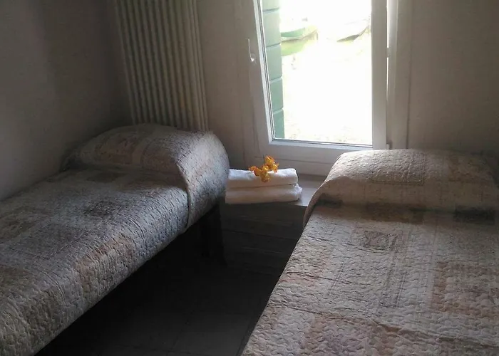 House On The Water Murano * البندقية